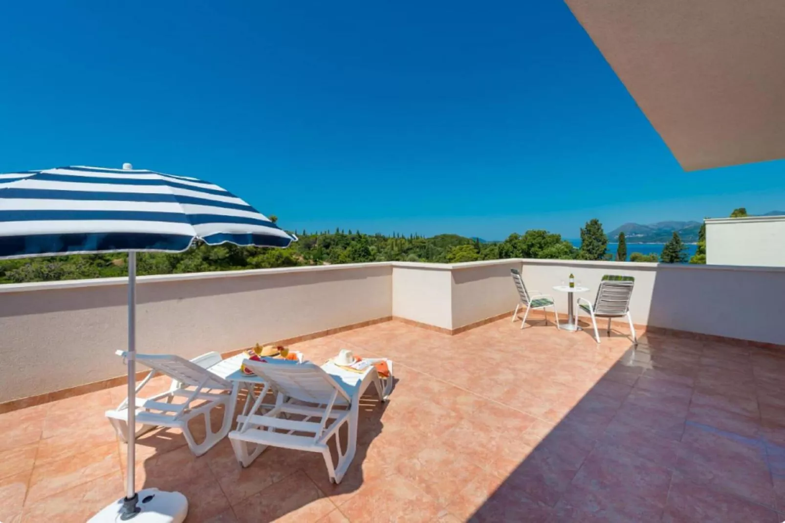 Villa Borna Apartments - Superior Studio Apartment with Terrace and Sea View (2 Adults) - br. 9-Terras