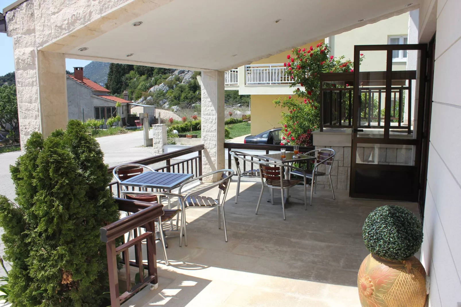 Guest House San Antonio-Comfort One Bedroom Apartment with Balcony no.1-Buitenlucht