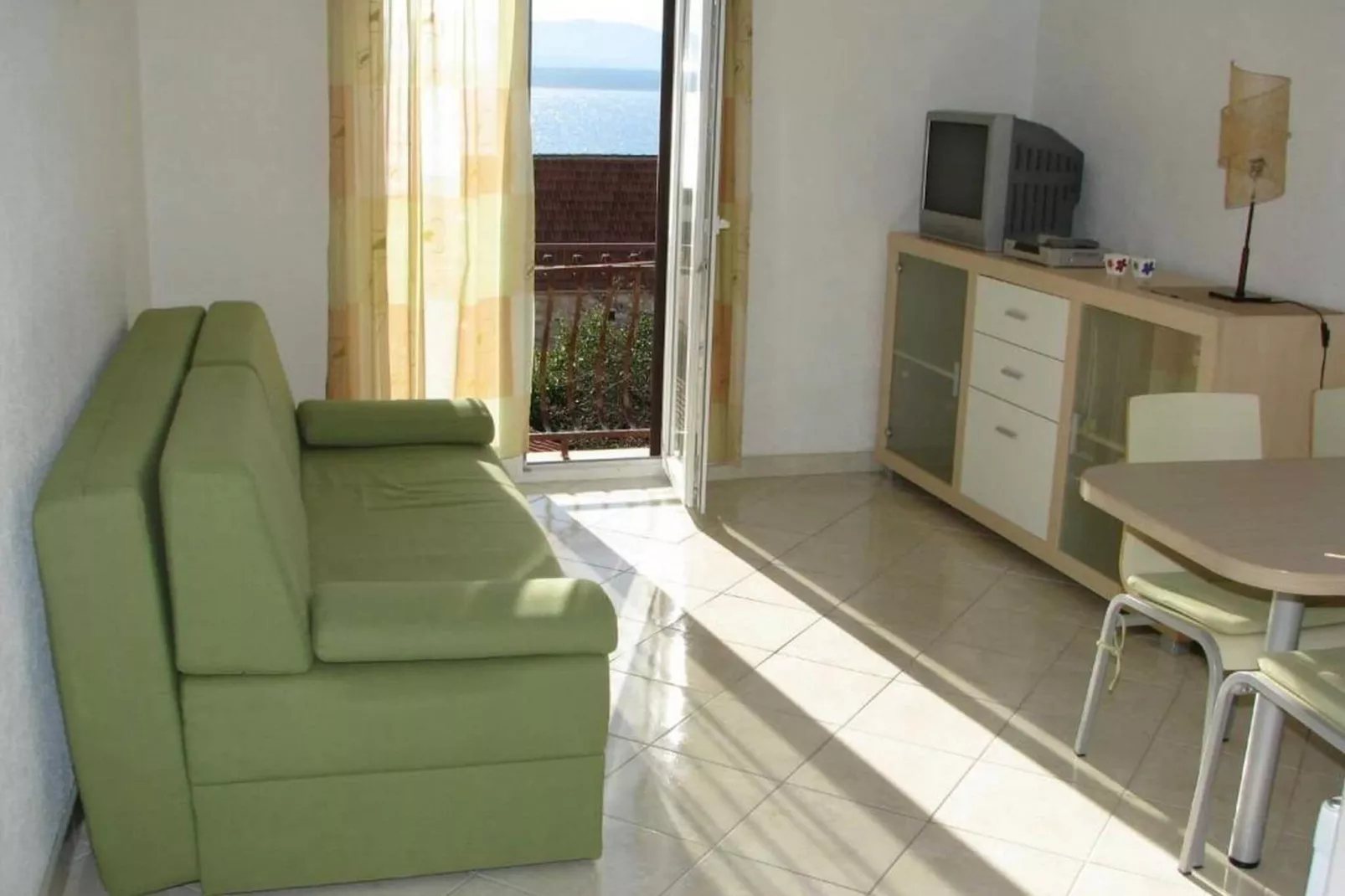 Apartments Paloc - Standard One-bedroom Apartment with Balcony (Žuti)