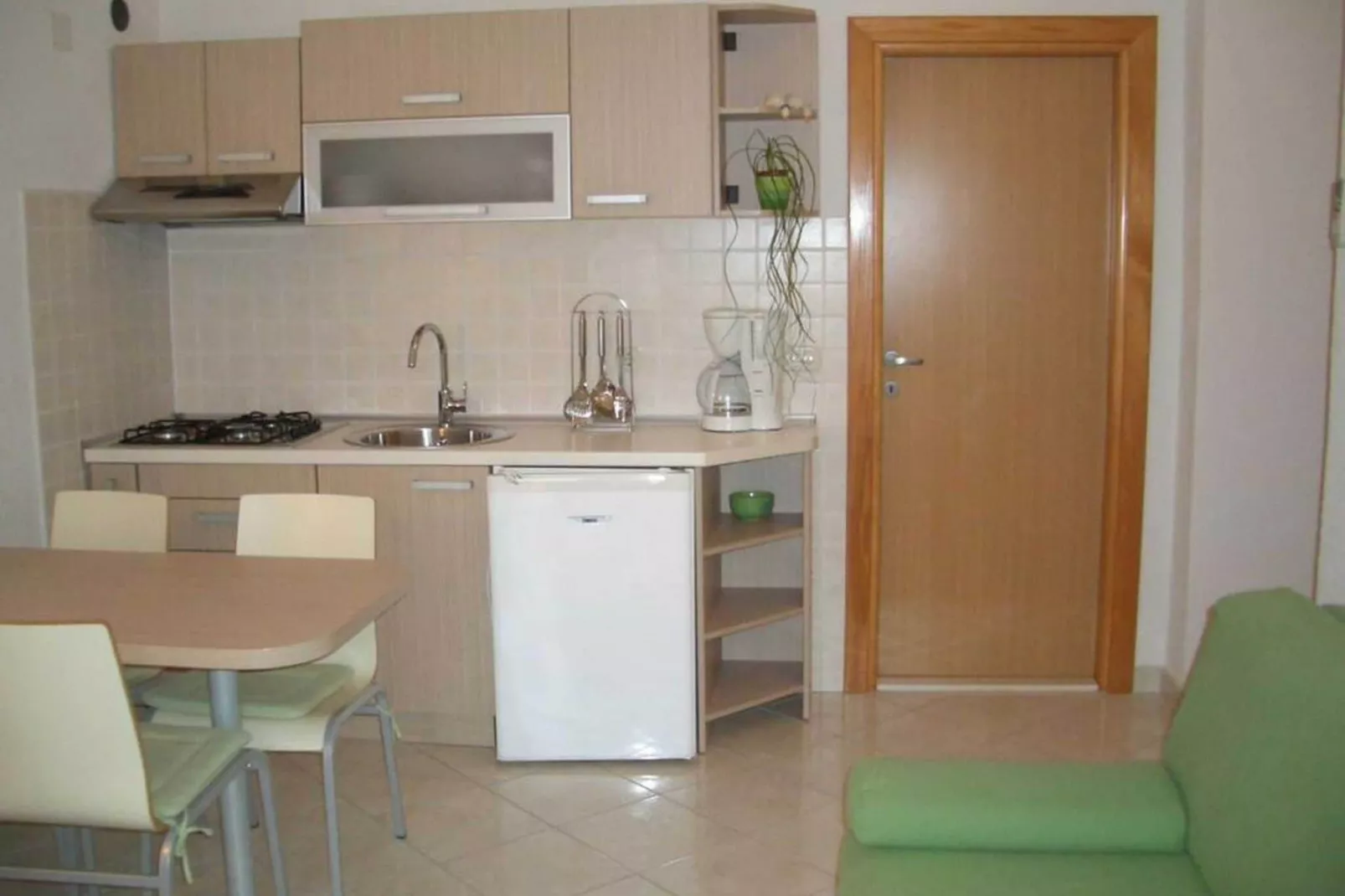 Apartments Paloc - Standard One-bedroom Apartment with Balcony (Žuti)