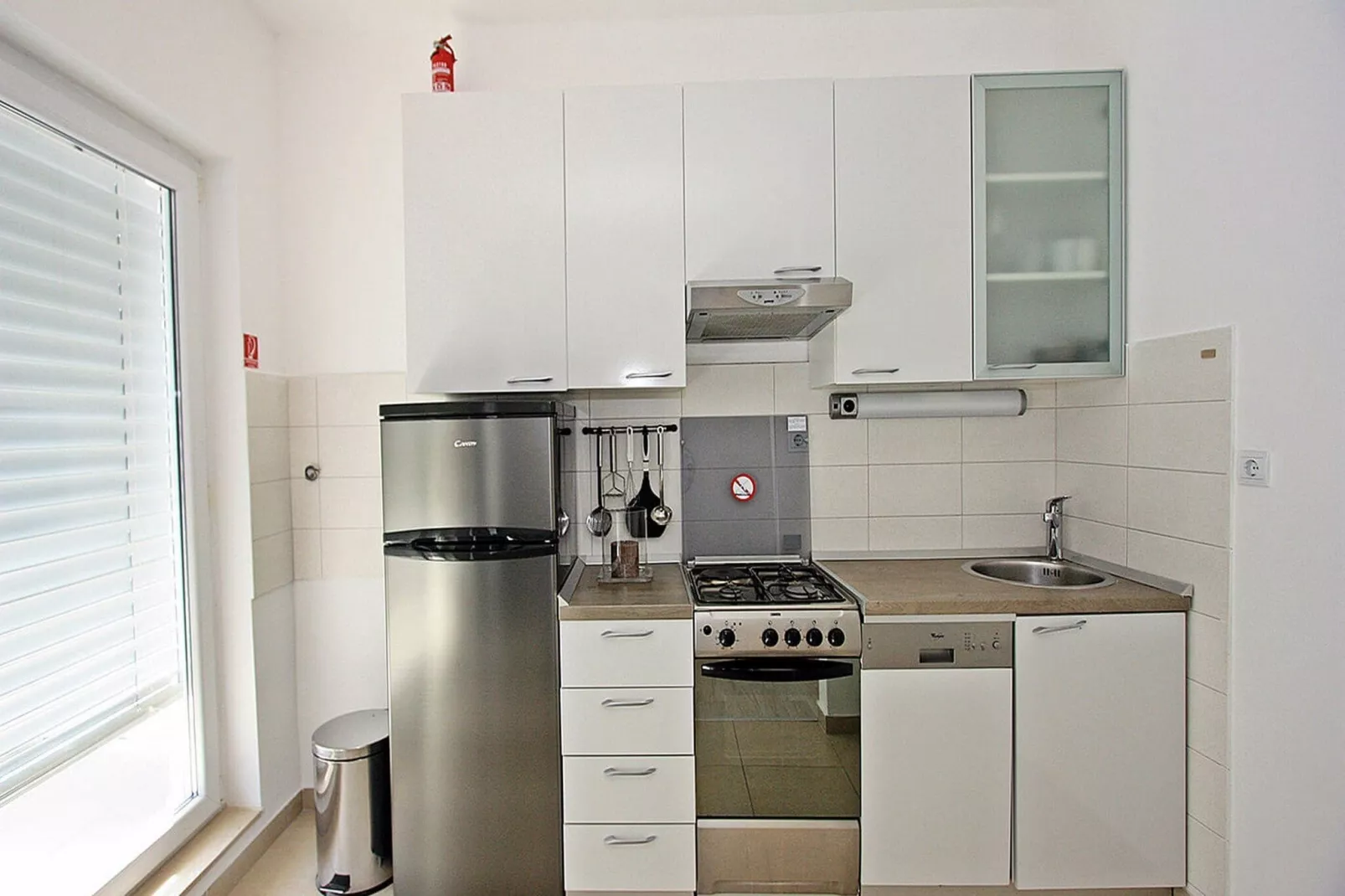 Apartments Tomy - One Bedroom Apartment with Balcony and Sea view (Apartment 1)-Keuken