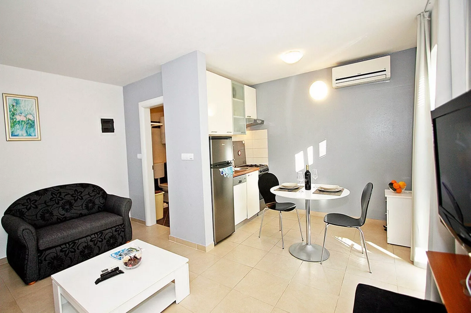 Apartments Tomy - Studio Apartment with terrace