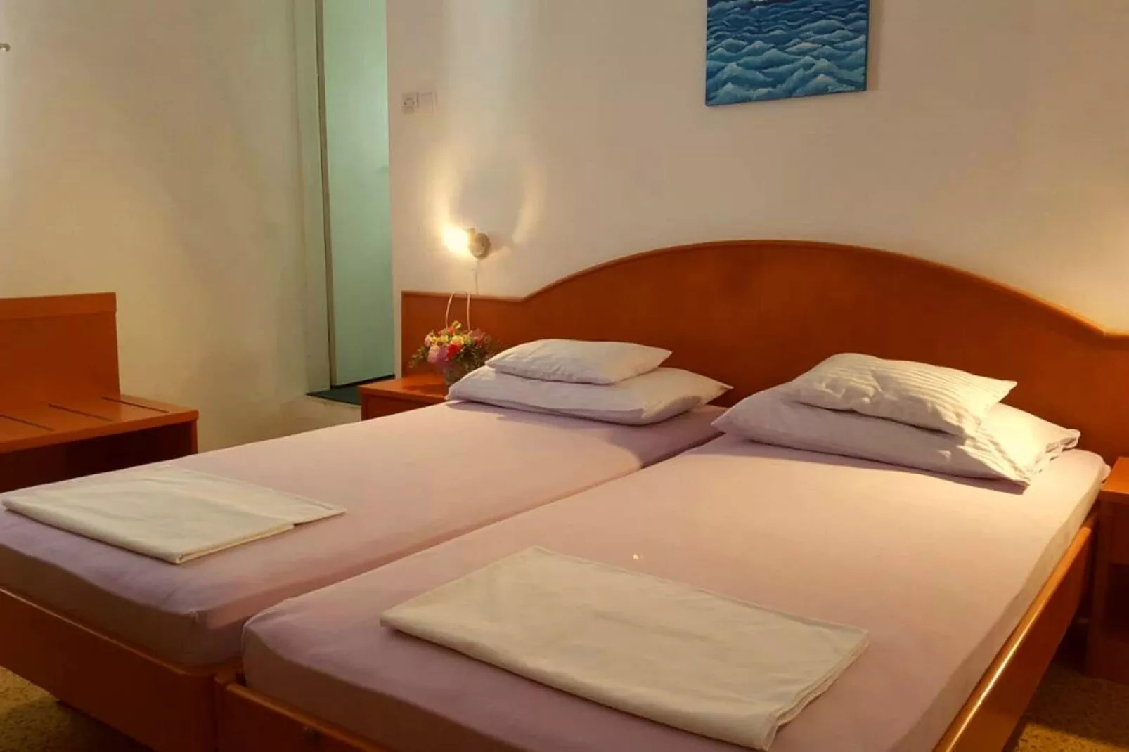 Rooms Milena - Double or Twin Room with Private Bathroom-Slaapkamer