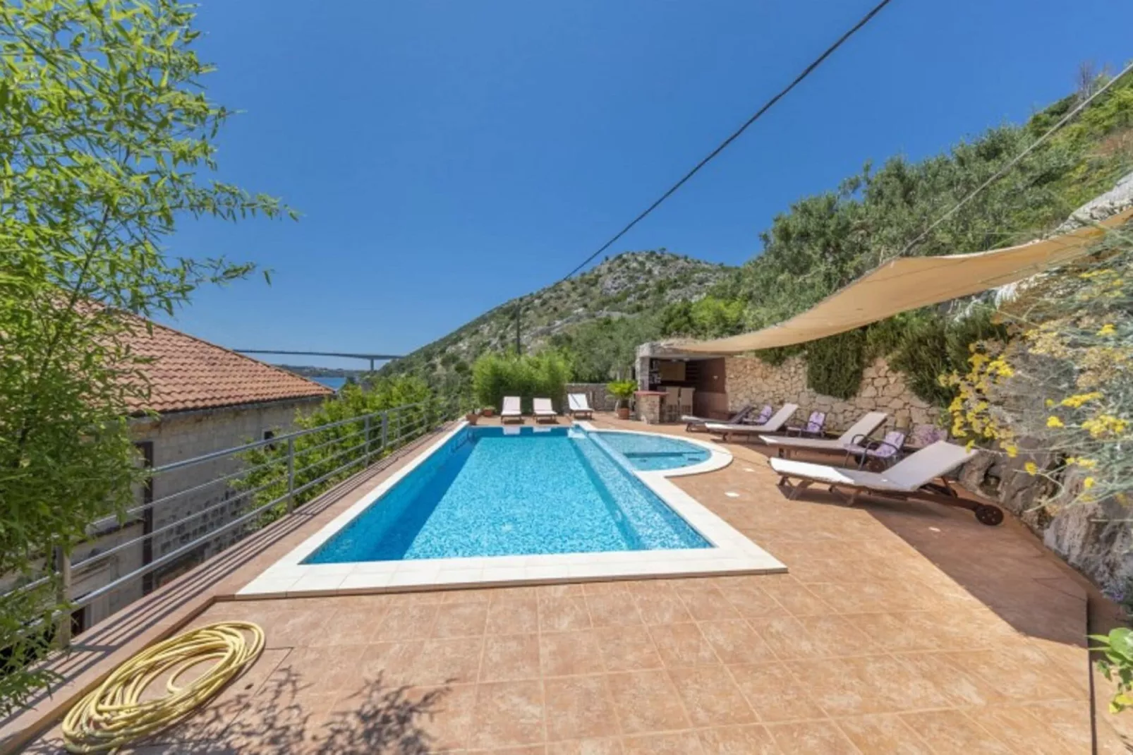 Villa Gradi-Five Bedroom Villa with outdoor Pool