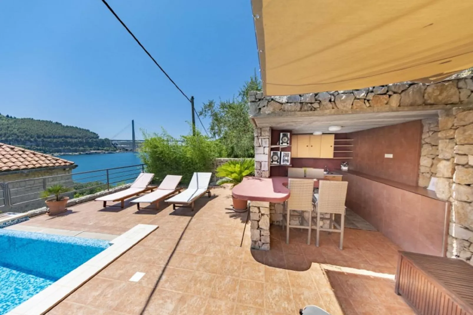 Villa Gradi-Five Bedroom Villa with outdoor Pool-Terras