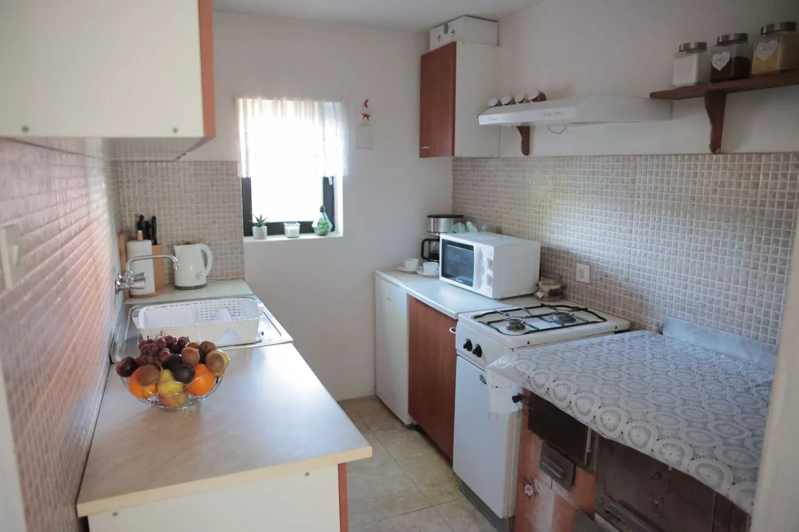 Apartment Amigo - Two Bedroom Apartment with Terrace and swimming pool-Keuken