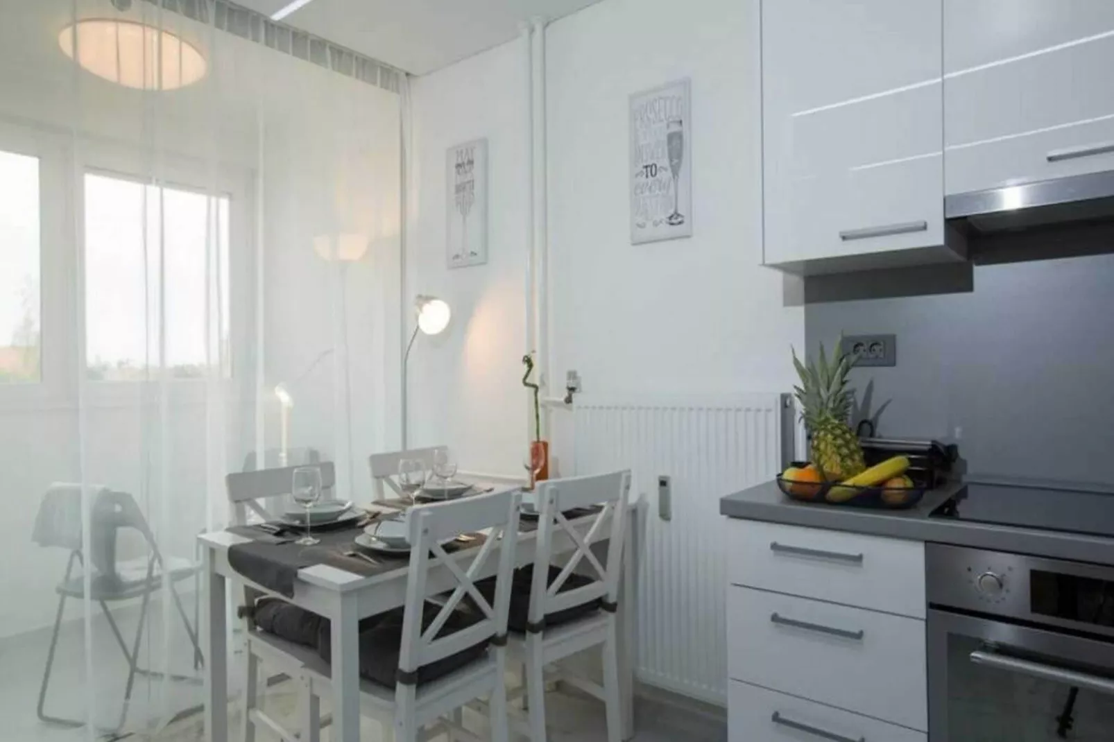 Modern & Luxury APT Zagreb Airport W\/ free WiFi - One Bedroom Apartment-Keuken