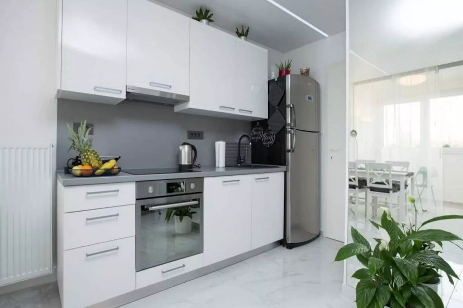 Modern & Luxury APT Zagreb Airport W\/ free WiFi - One Bedroom Apartment-Keuken