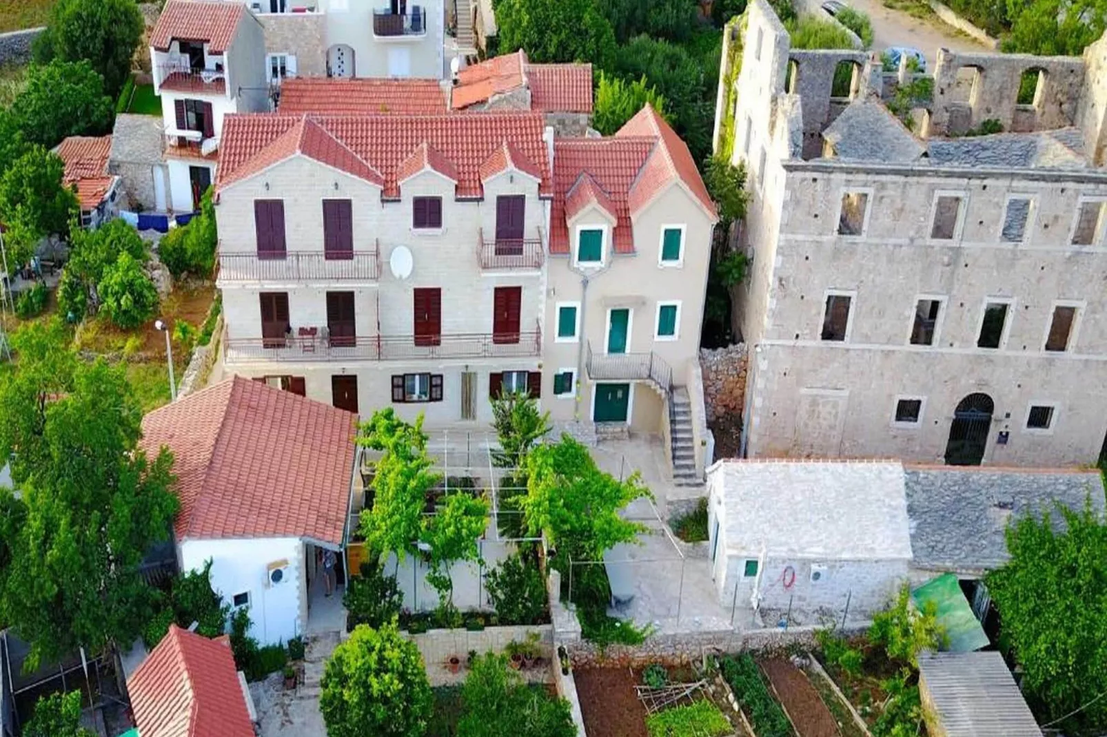 Apartments Paloc - Bungalow with Garden view-Buitenlucht