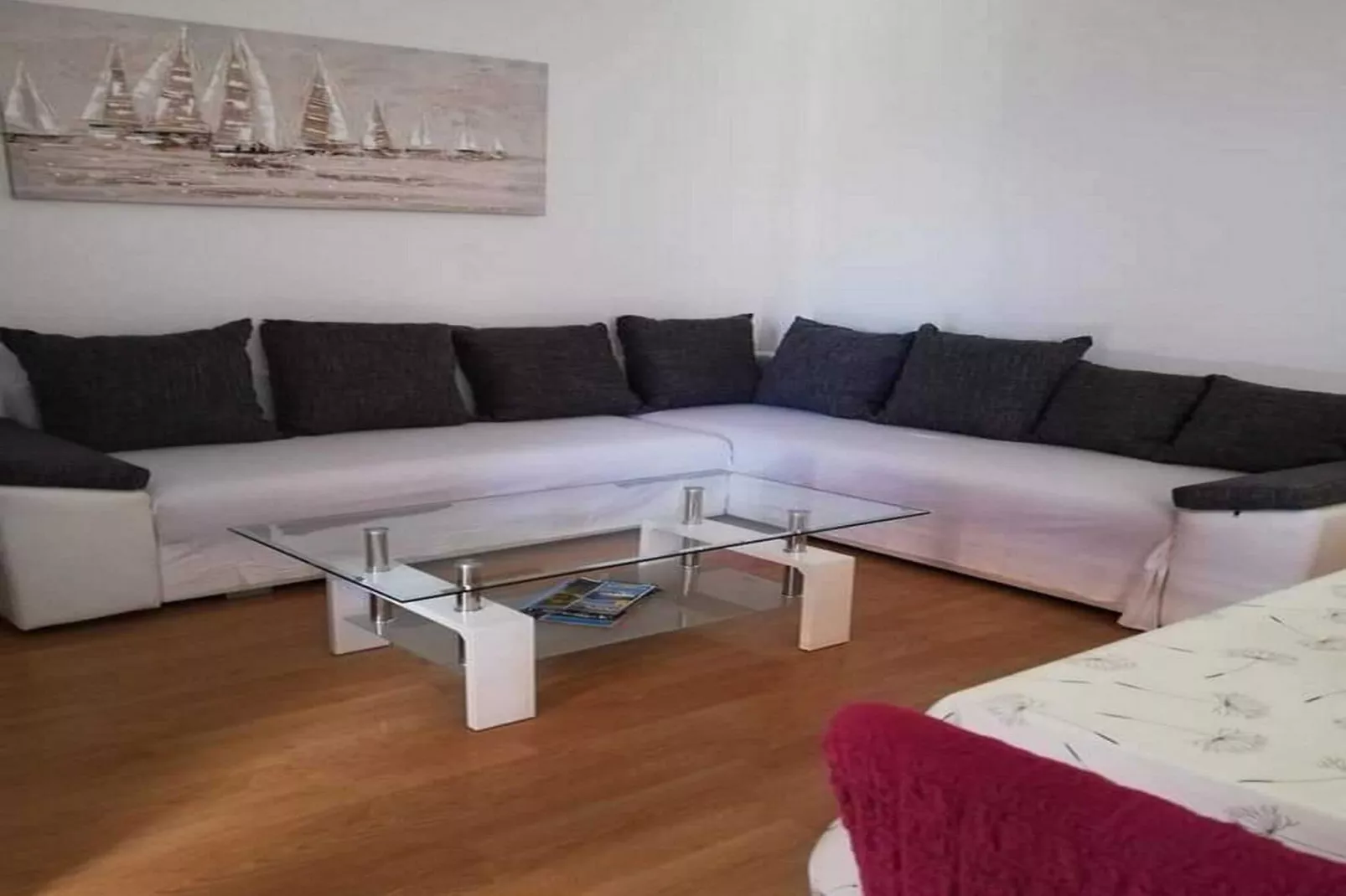 Vesna apartment- Three Bedroom Apartment with Balcony-Woonkamer