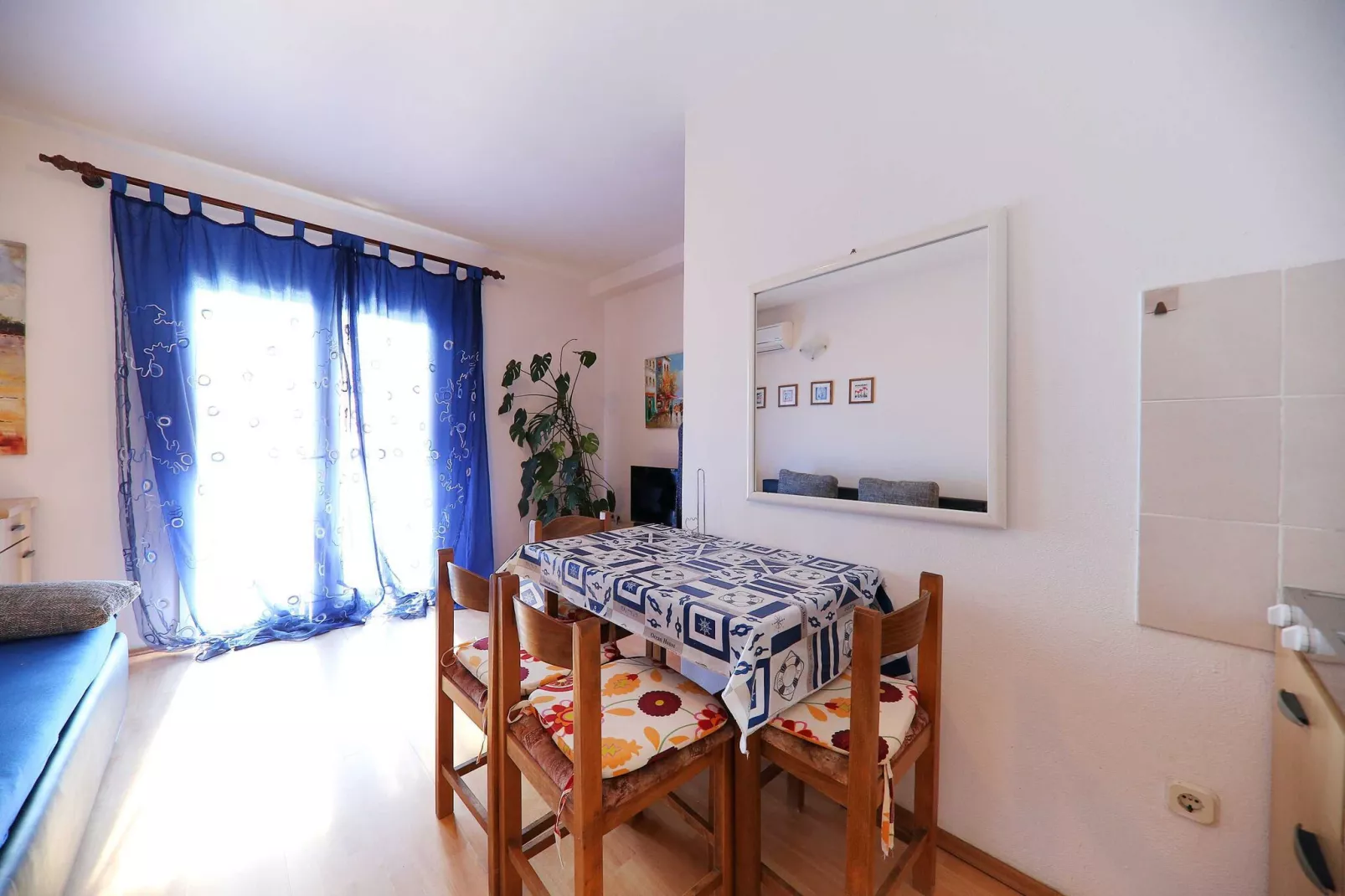 Apartments Melita - Premium Two Bedroom Apartment with Terrace and Sea View (A3)-Binnen