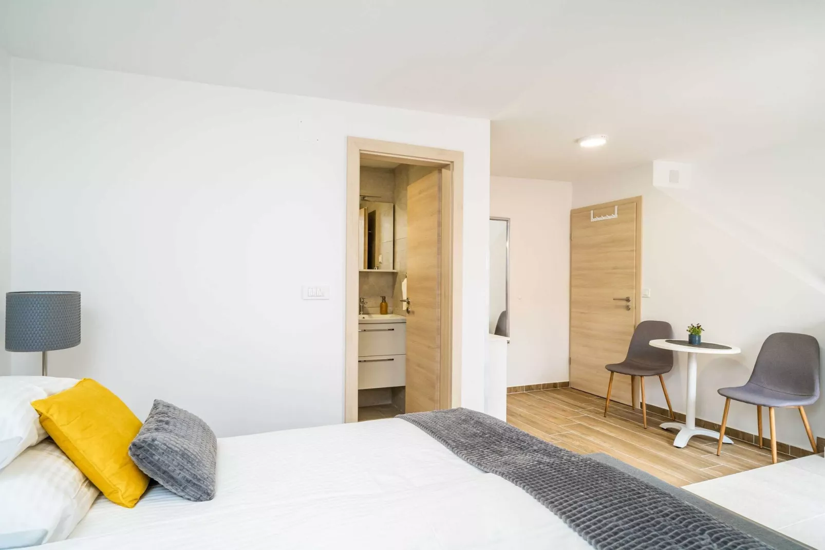 Argenta Rooms - Superior Double Room with Balcony (Argenta 1)-Slaapkamer