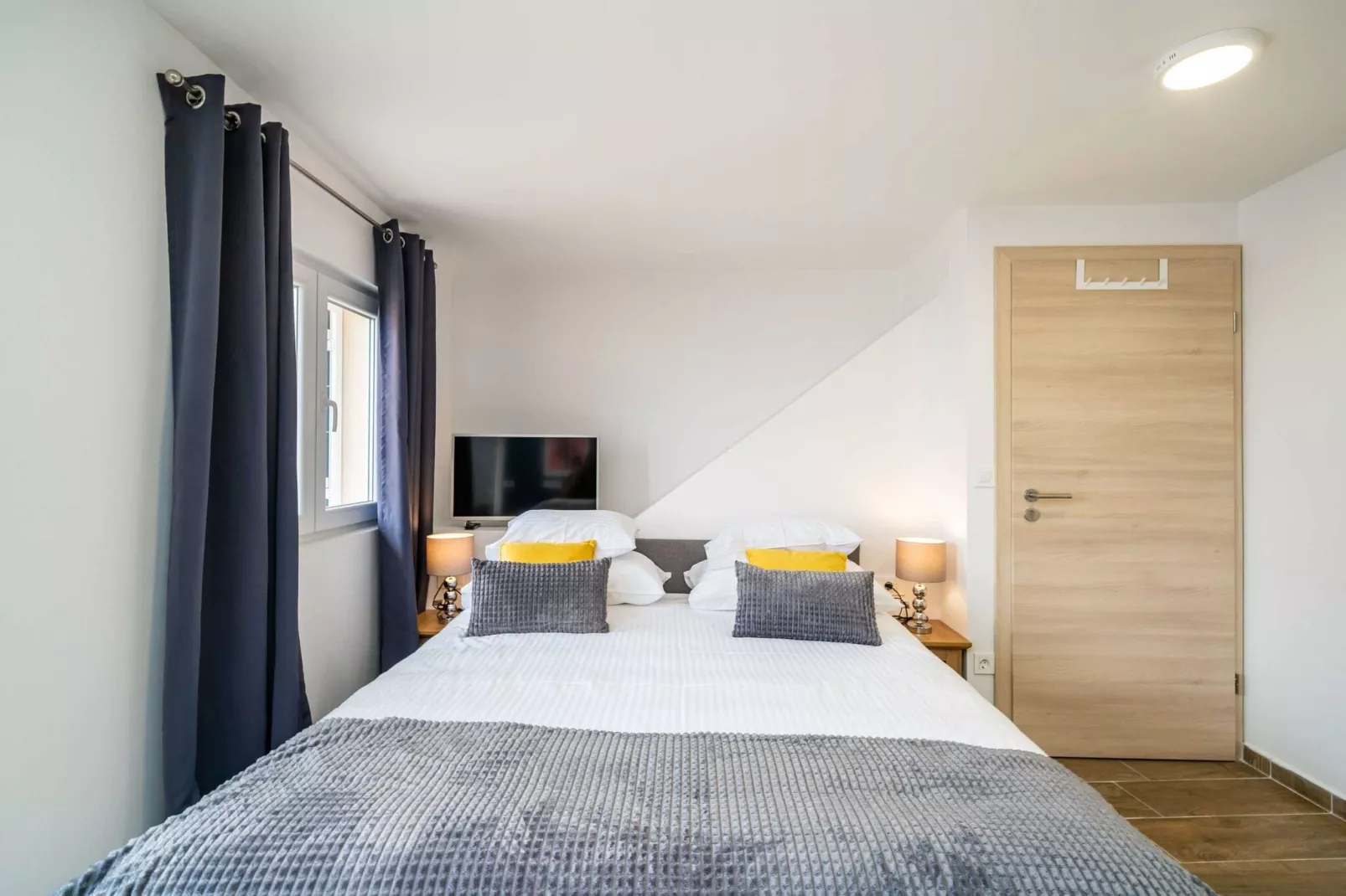 Argenta Rooms - Premium Double Room with Balcony (Argenta 2)-Slaapkamer