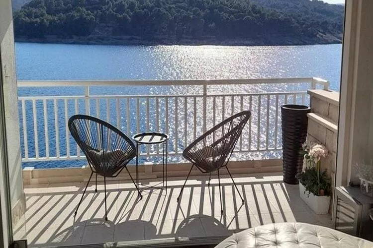 Apartment OM - One Bedroom Apartment with Balcony and Sea view-Terrasbalkon