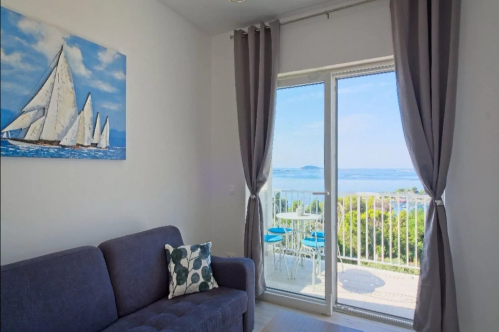 Apartments Grljević - One Bedroom Apartment with Balcony and Sea View (A4)-Woonkamer