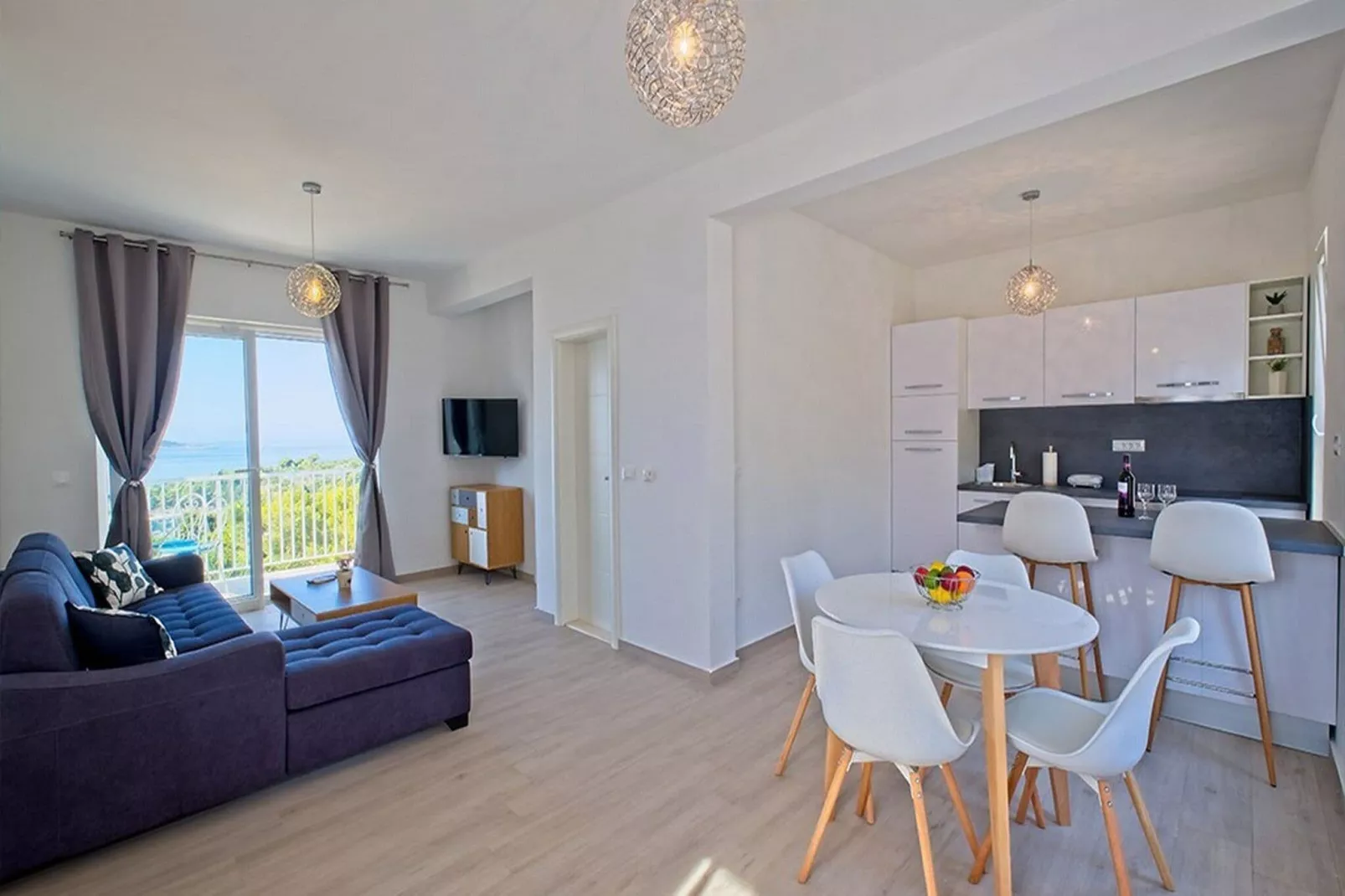 Apartments Grljević - One Bedroom Apartment with Balcony and Sea View (A4)-Binnen