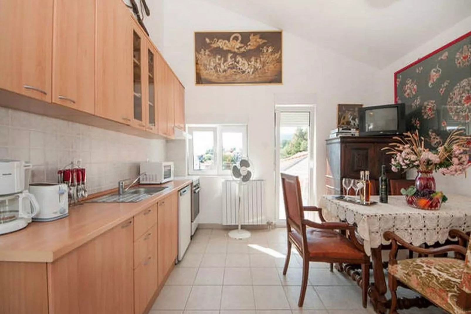 Bertie's Lodge - Standard Two Bedroom Apartment with Balcony and Sea view(A0)-Keuken