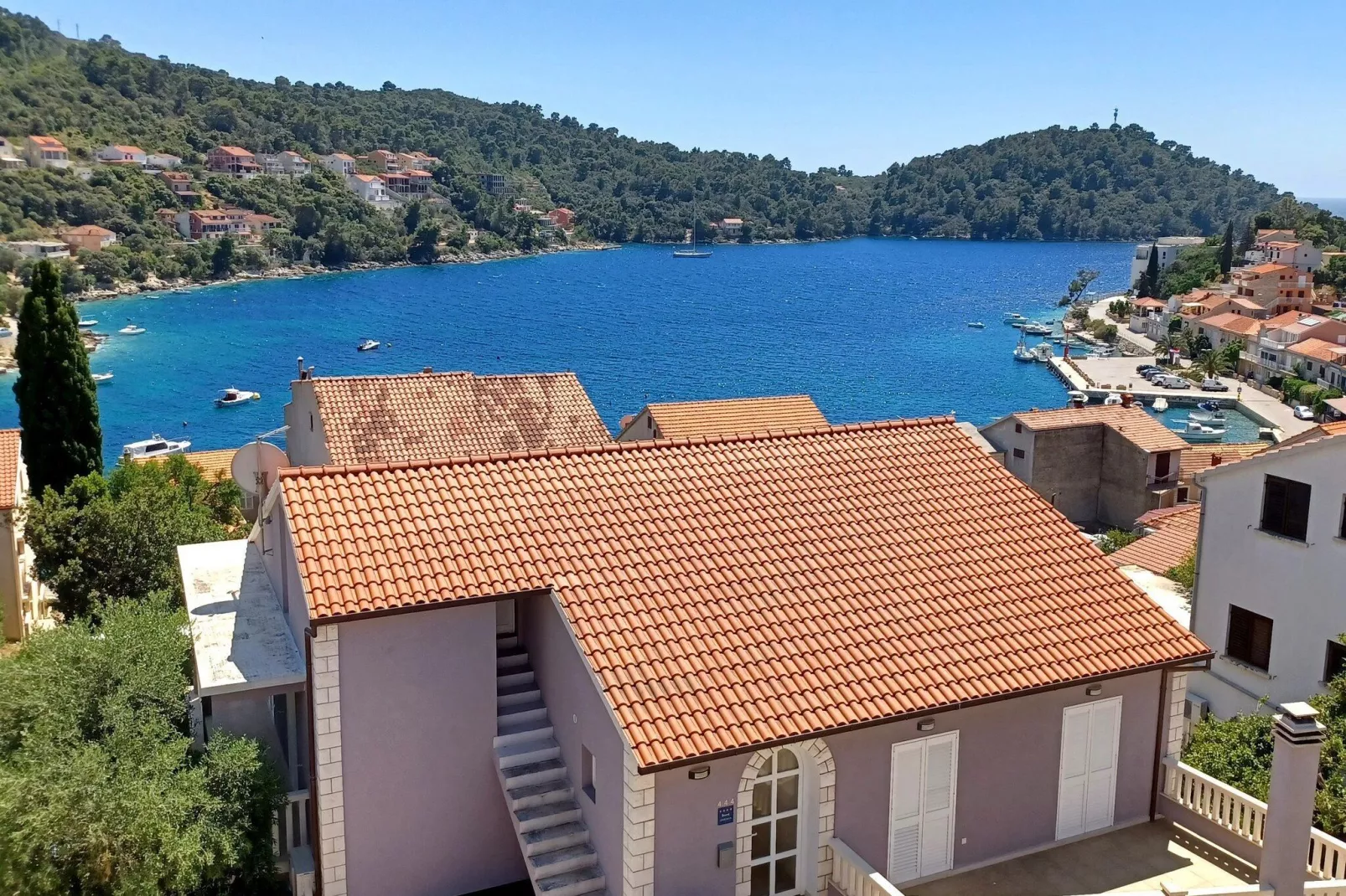 Bertie's Lodge - One Bedroom Apartment  with Terrace and Sea View(A2)-Buitenlucht