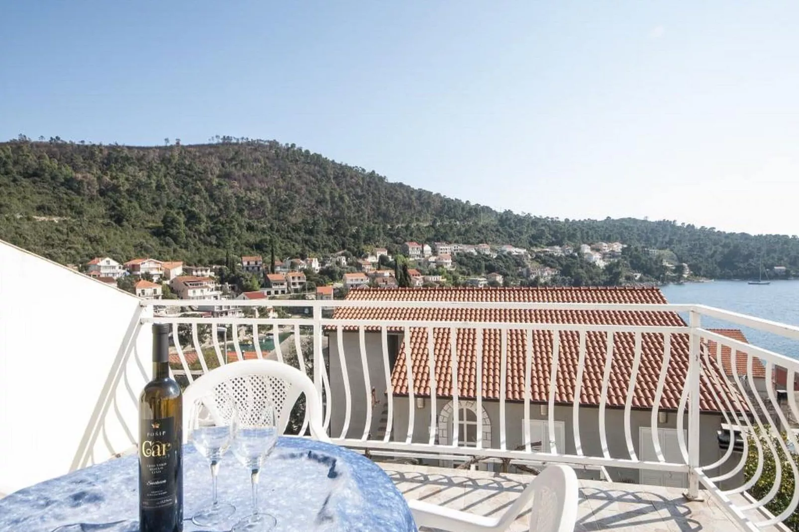 Bertie's Lodge - One Bedroom Apartment  with Terrace and Sea View(A2)-Terras