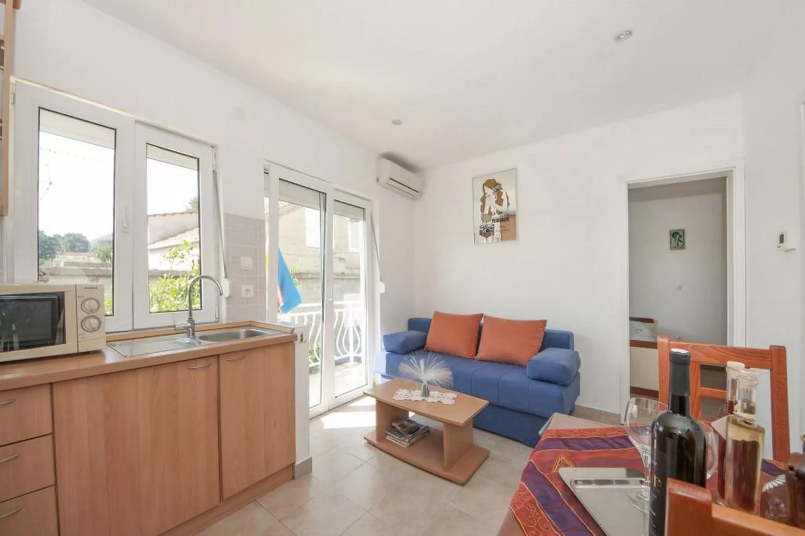 Bertie's Lodge - Comfort One Bedroom Apartment with Balcony and Sea View(A3)