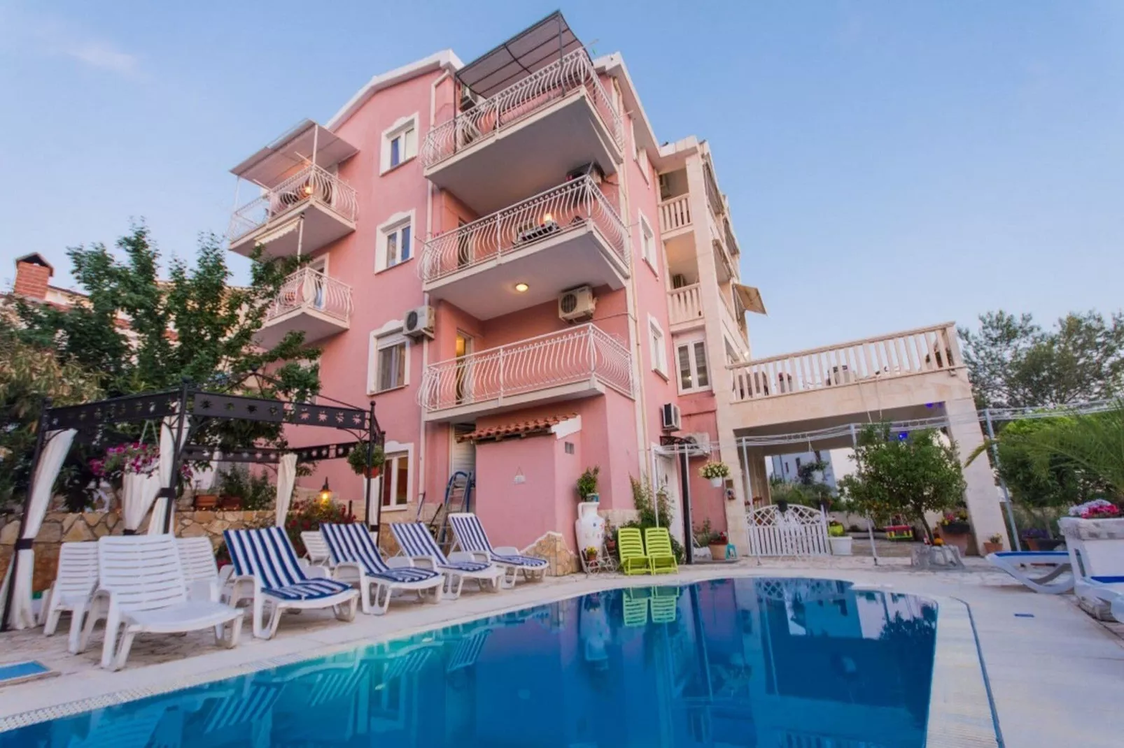 Villa Stil - Studio Apartment with Balcony and Sea View 103-Zwembad