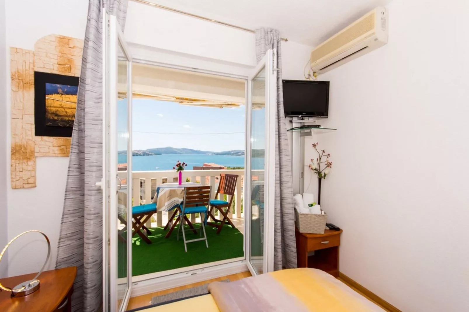 Villa Stil - One Bedroom Apartment with Balcony and Sea View 104 (Luxsor)-Slaapkamer