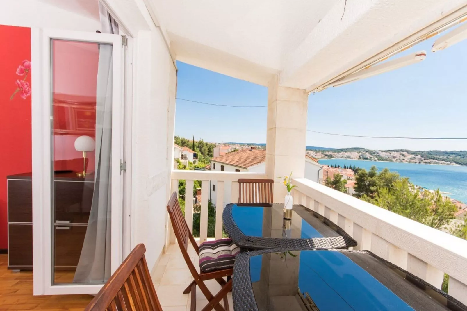 Villa Stil - Two Bedroom Apartment with Balcony and Sea View 203 (President)-Terrasbalkon