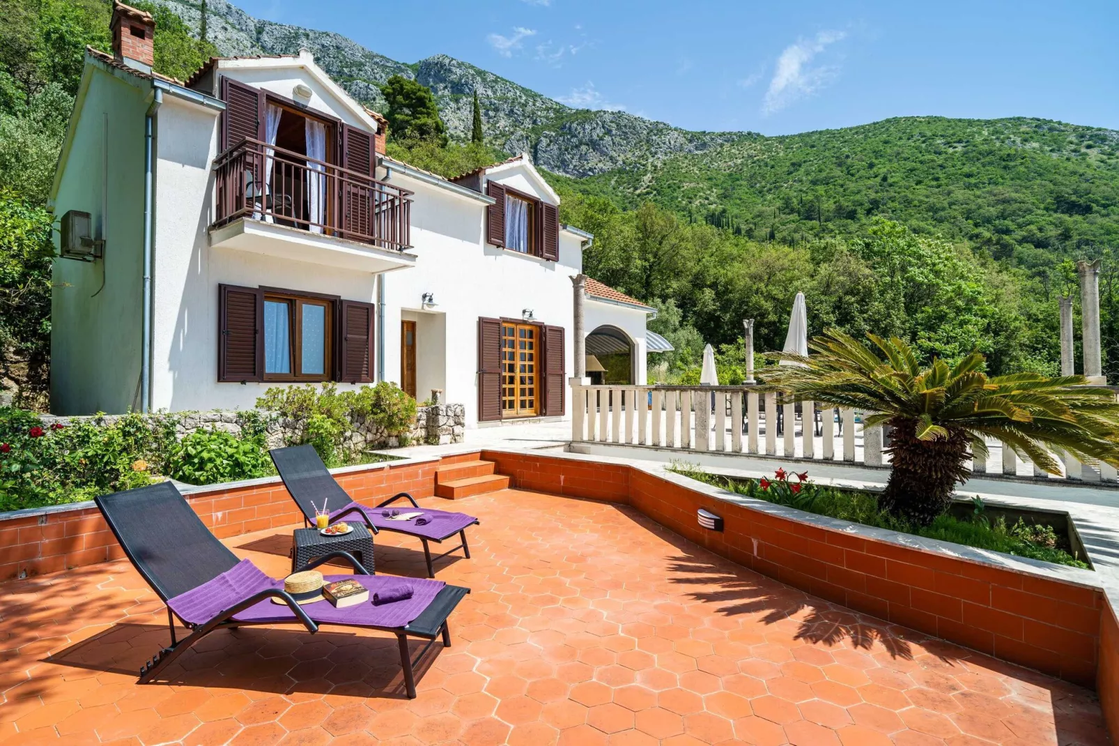 Villa Niko - Three bedroom villa with swimming pool-Buitenlucht