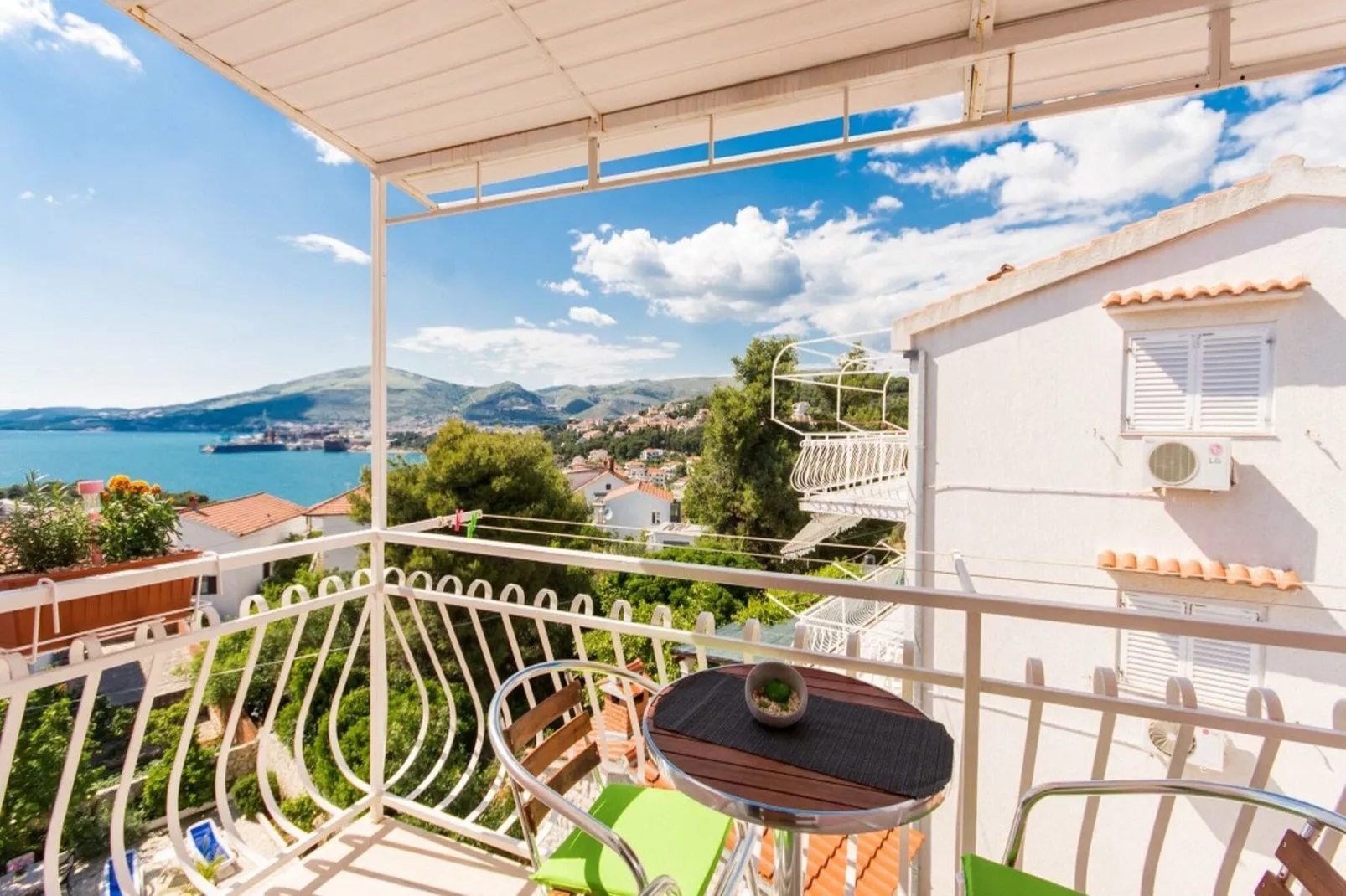 Villa Stil - Studio Apartment with Balcony and Sea View 201-Terrasbalkon