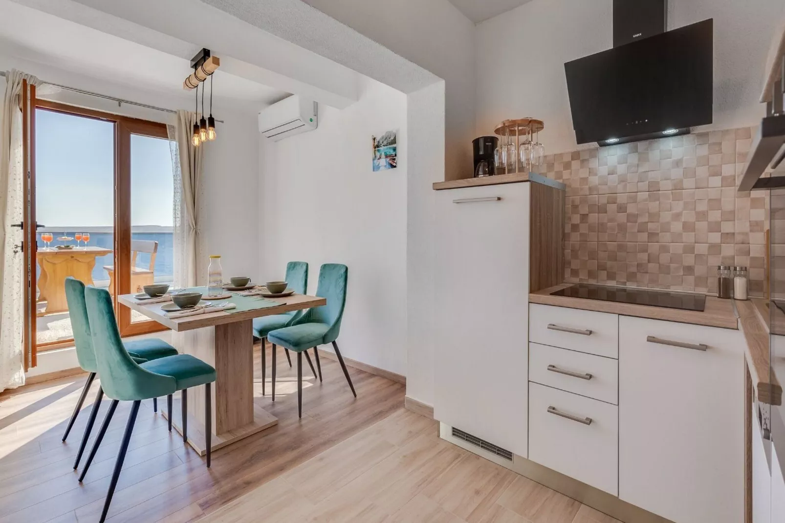 Rina Apartments - Superior One Bedroom Apartment with Terrace and Sea View I-Keuken