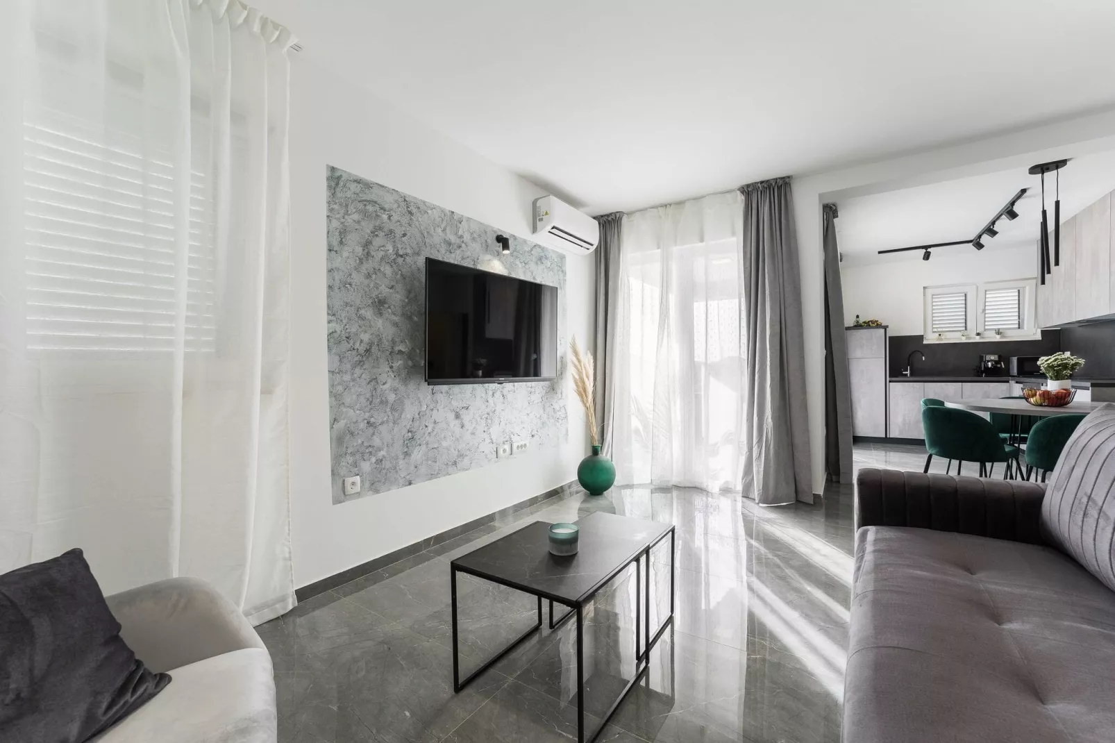 Luxury D Apartments - Luxury Two Bedroom Apartment with Terrace A2