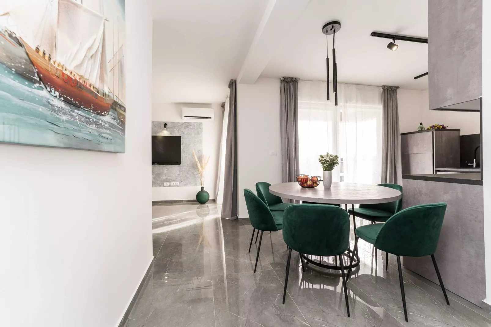 Luxury D Apartments - Luxury Two Bedroom Apartment with Terrace A2-Eetkamer