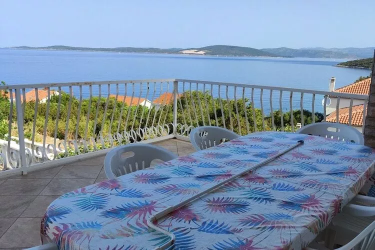 Holiday Home Maja - Four Bedroom Holiday Home with Terrace and Sea View-Terras