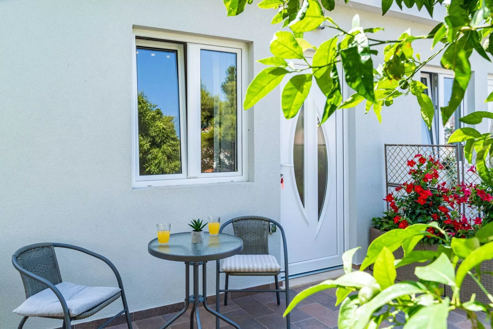 Apartments Green Garden - Studio with Terrace 2-Terras