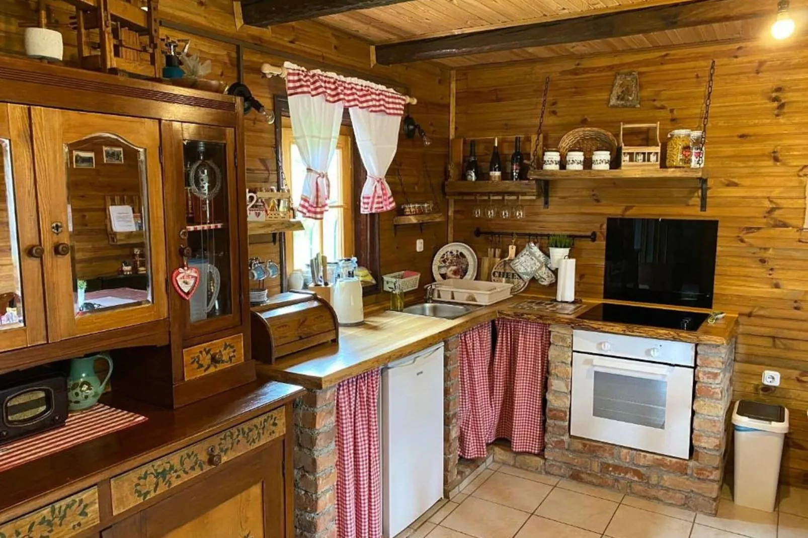 Stara Hiža Vlašić - Duplex one bedroom Chalet with Private Garden-Keuken