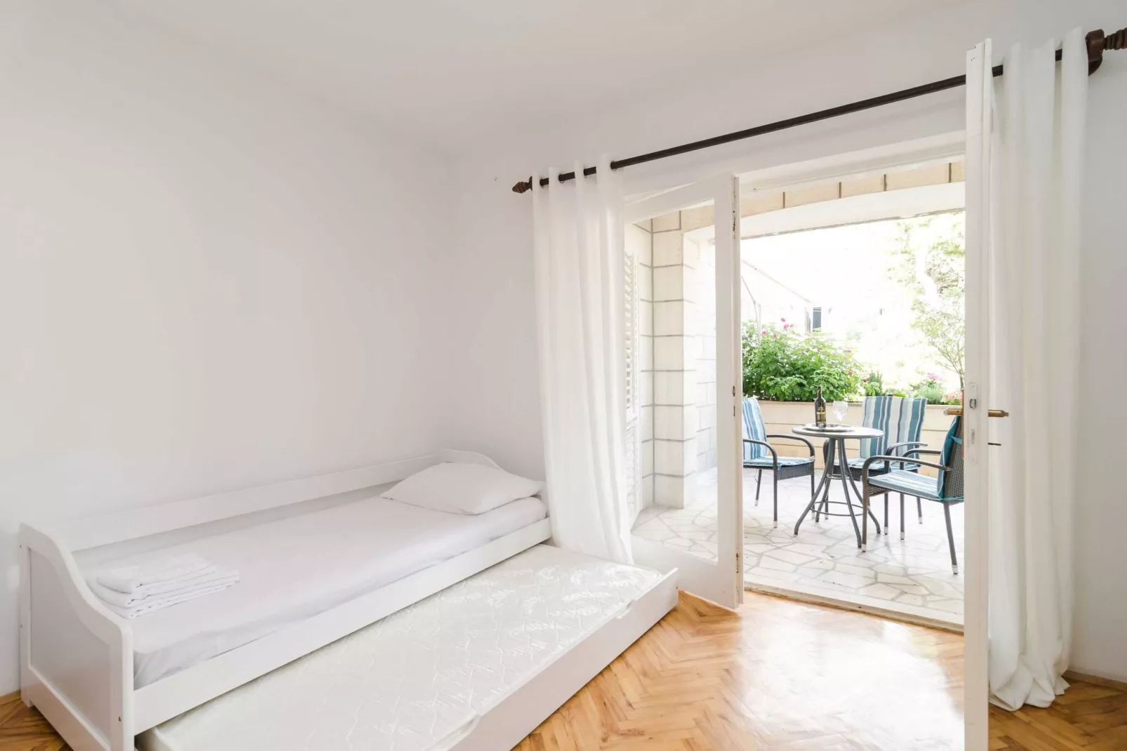 House Apartments Ariva - Superior Studio Apartment with Balcony (3 Adults) - A3-Woonkamer