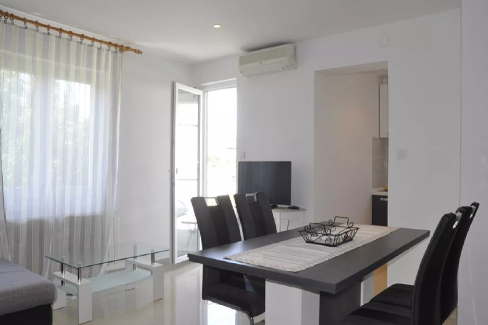 Apartments Profaca - Two Bedroom Apartment with Terrace A1