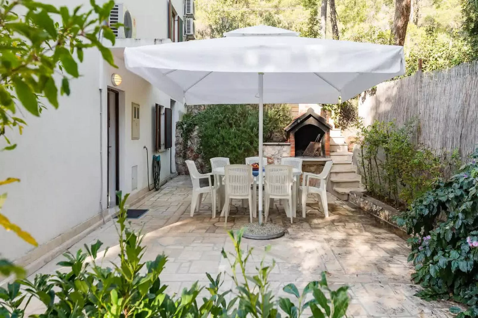 Apartments Villa Pelegrin - Two Bedroom Apartment with Garden View (Apartment A)-Terras