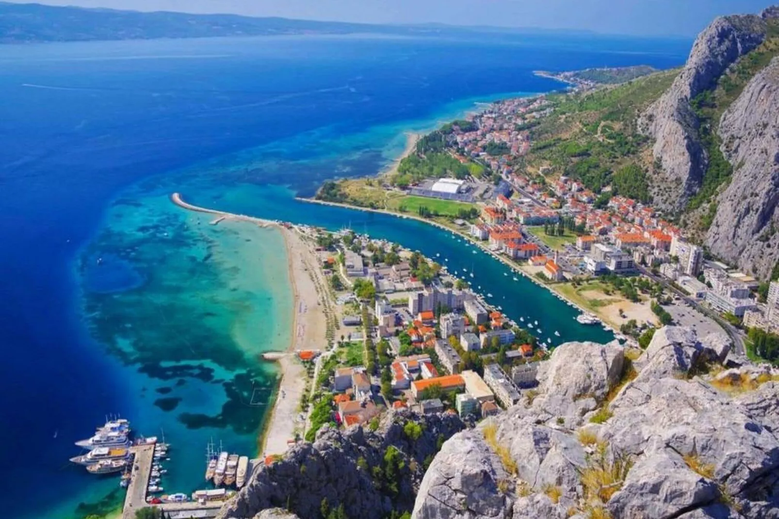 Apartment Stipic Omis - Three Bedroom Apartment with Terrace-Sfeer