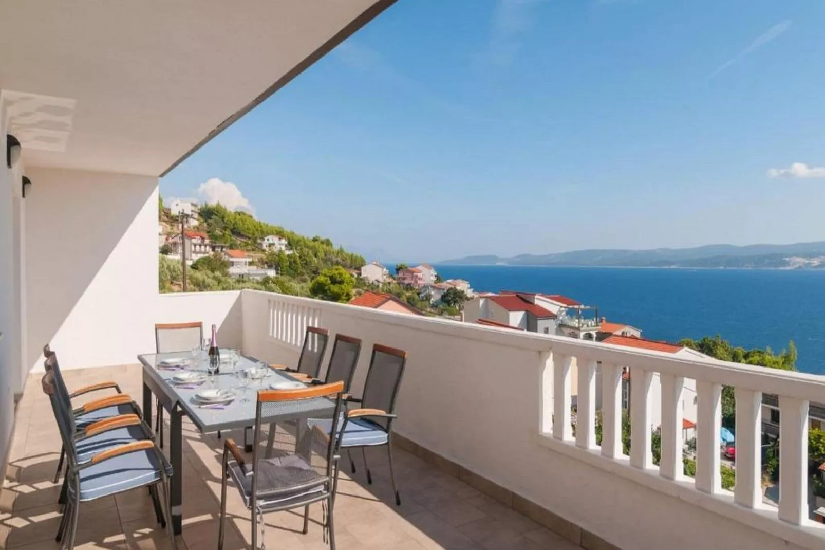 Apartment Stipic Omis - Three Bedroom Apartment with Terrace-Terras