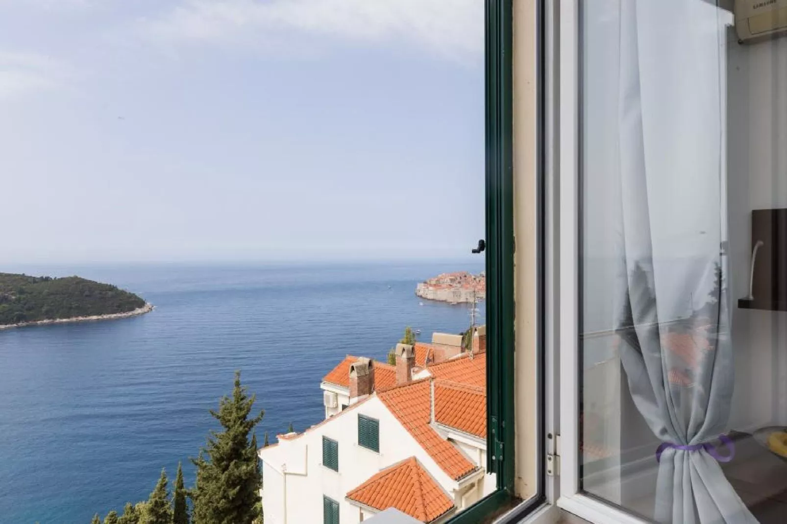 Apartment Precious View - One Bedroom Apartment with Sea View and City View