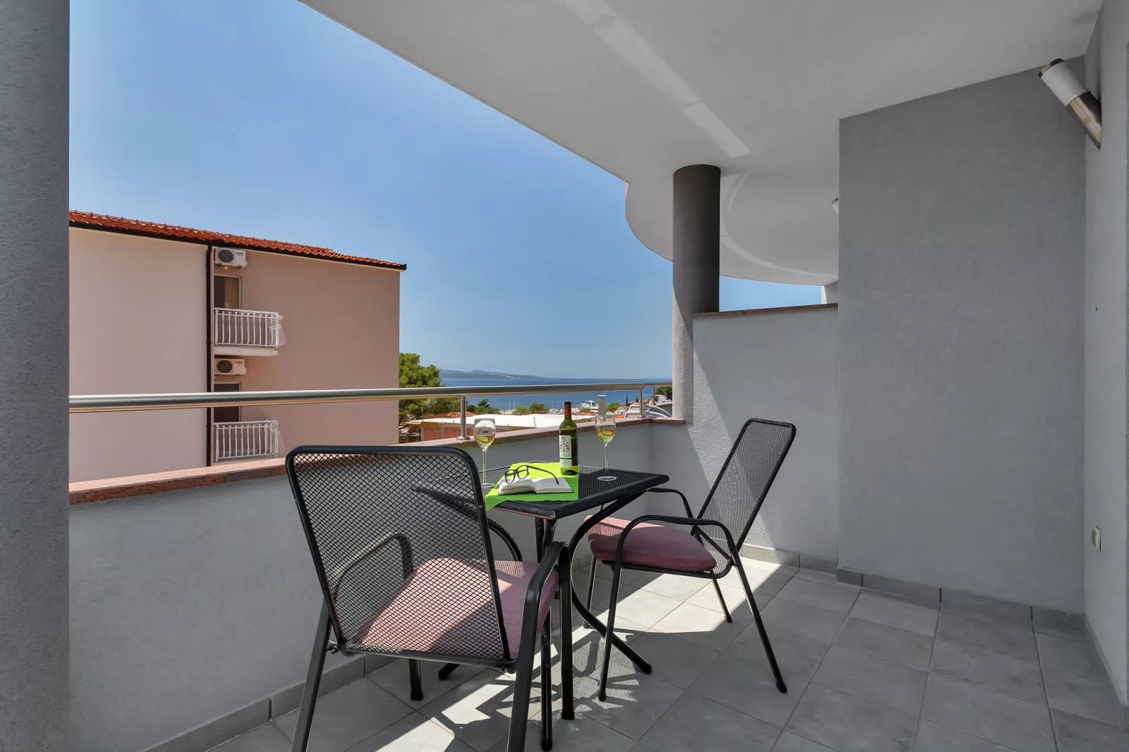 Apartments Villa Juric - Studio Apartment with Balcony (Crveni Studio)-Terrasbalkon