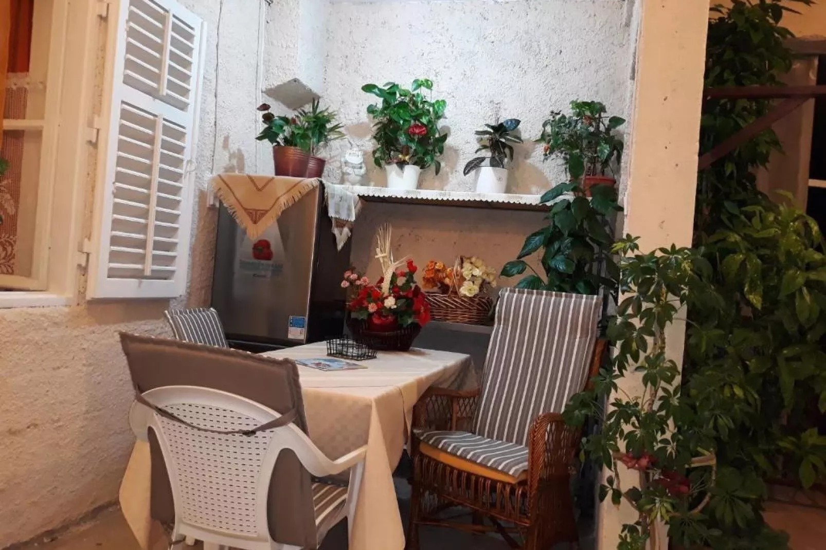 Guest House Ruza -  Double Room with Shared Bathroom-Terras