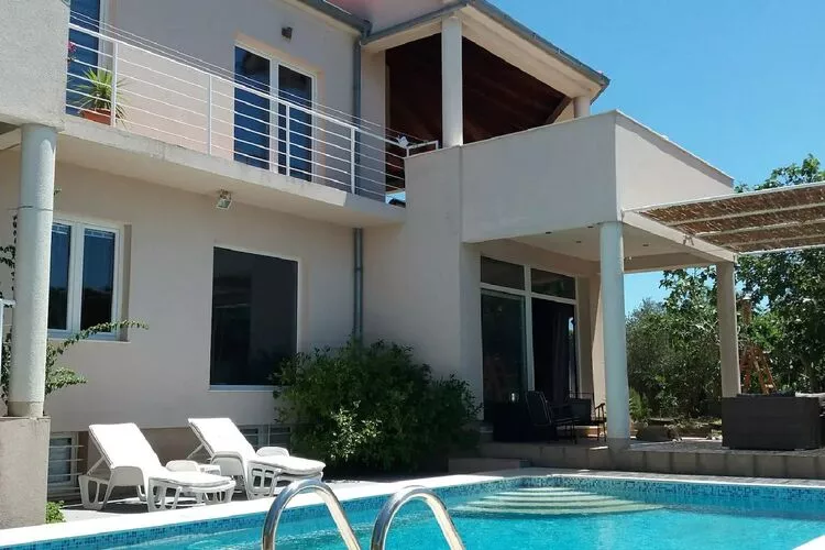 Apartments Villa Dona -Two Bedroom Apartment with Shared Swimming Pool