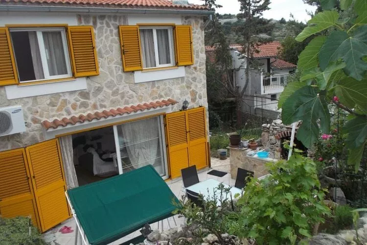 Apartments Sunce - One Bedroom Apartment with Sea View and Terrace (PLAVI)-Buitenlucht