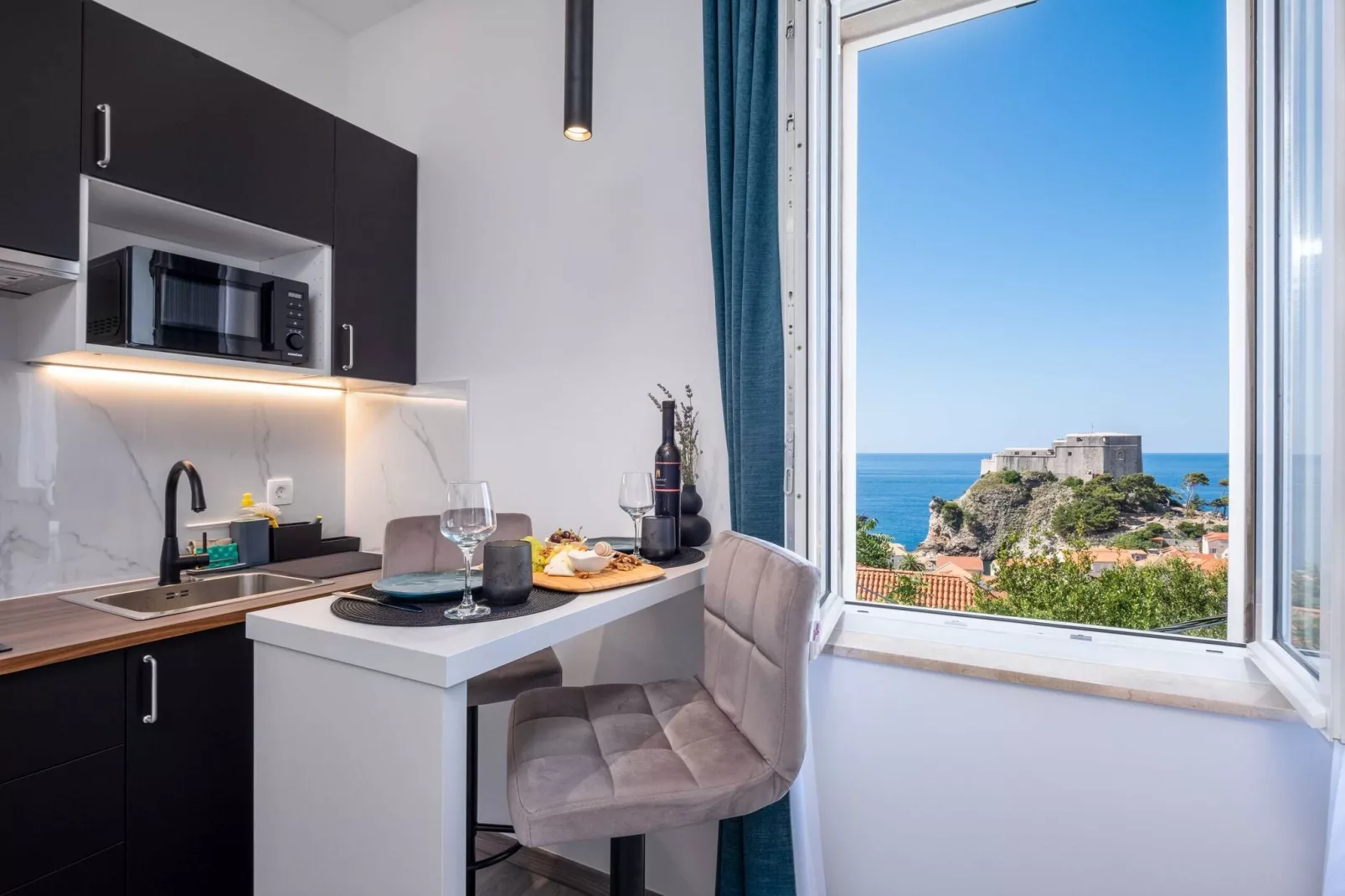 Dubrovnik Fantasy Apartments - Superior Studio with Sea and city view - 2