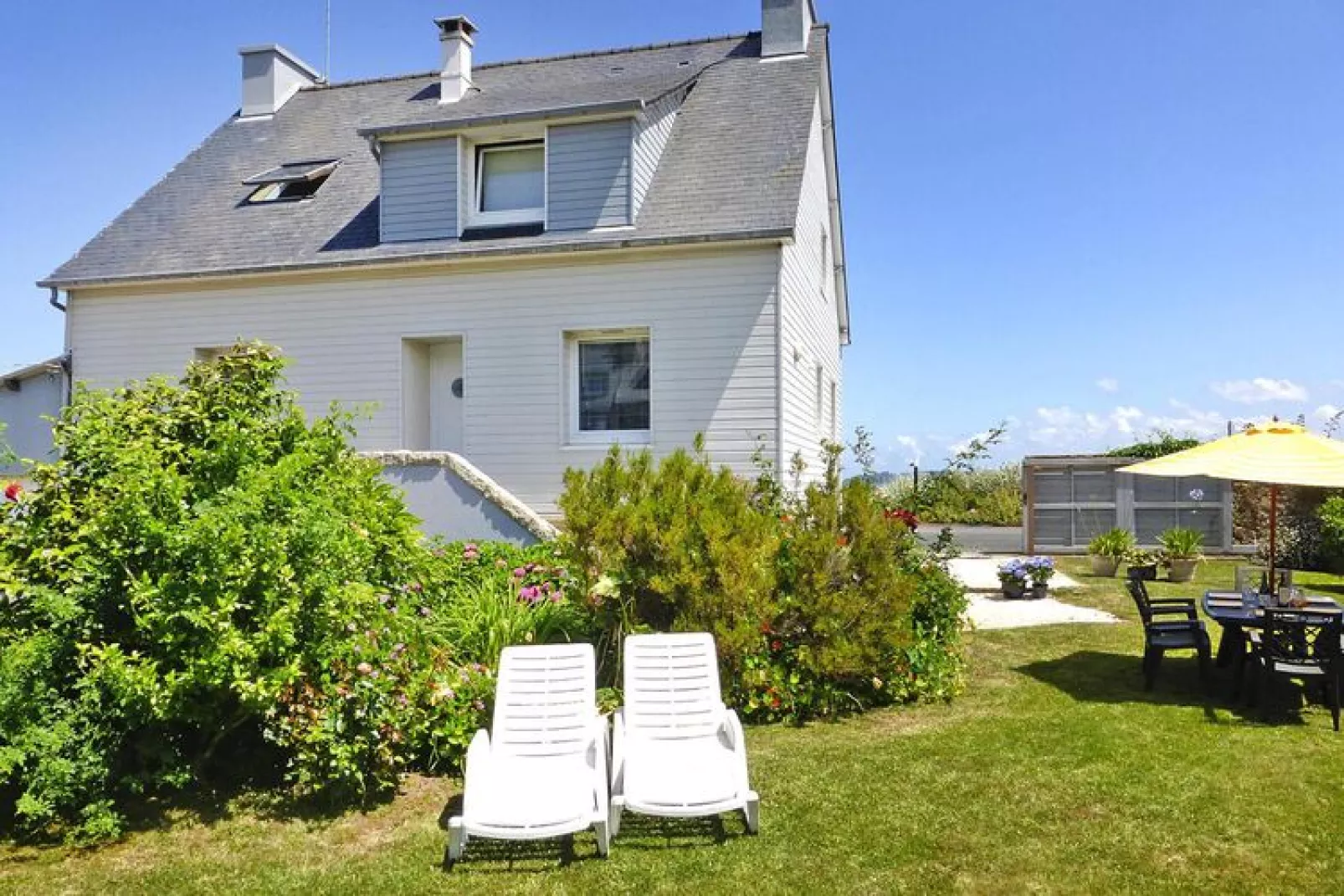 Cottage, Perros Guirec-Buitenkant zomer