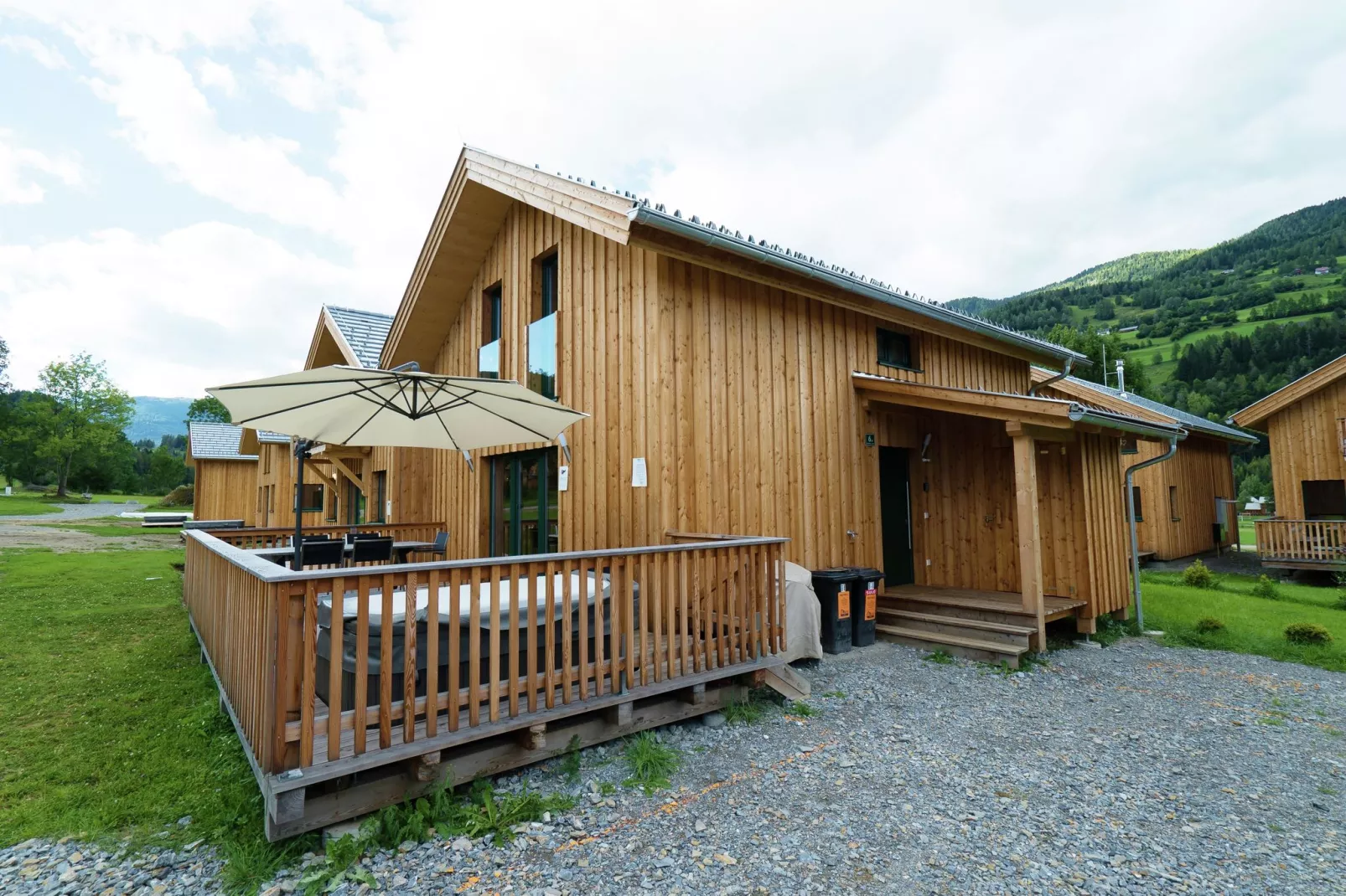 Kreischberg Chalets 6a-Buitenkant zomer