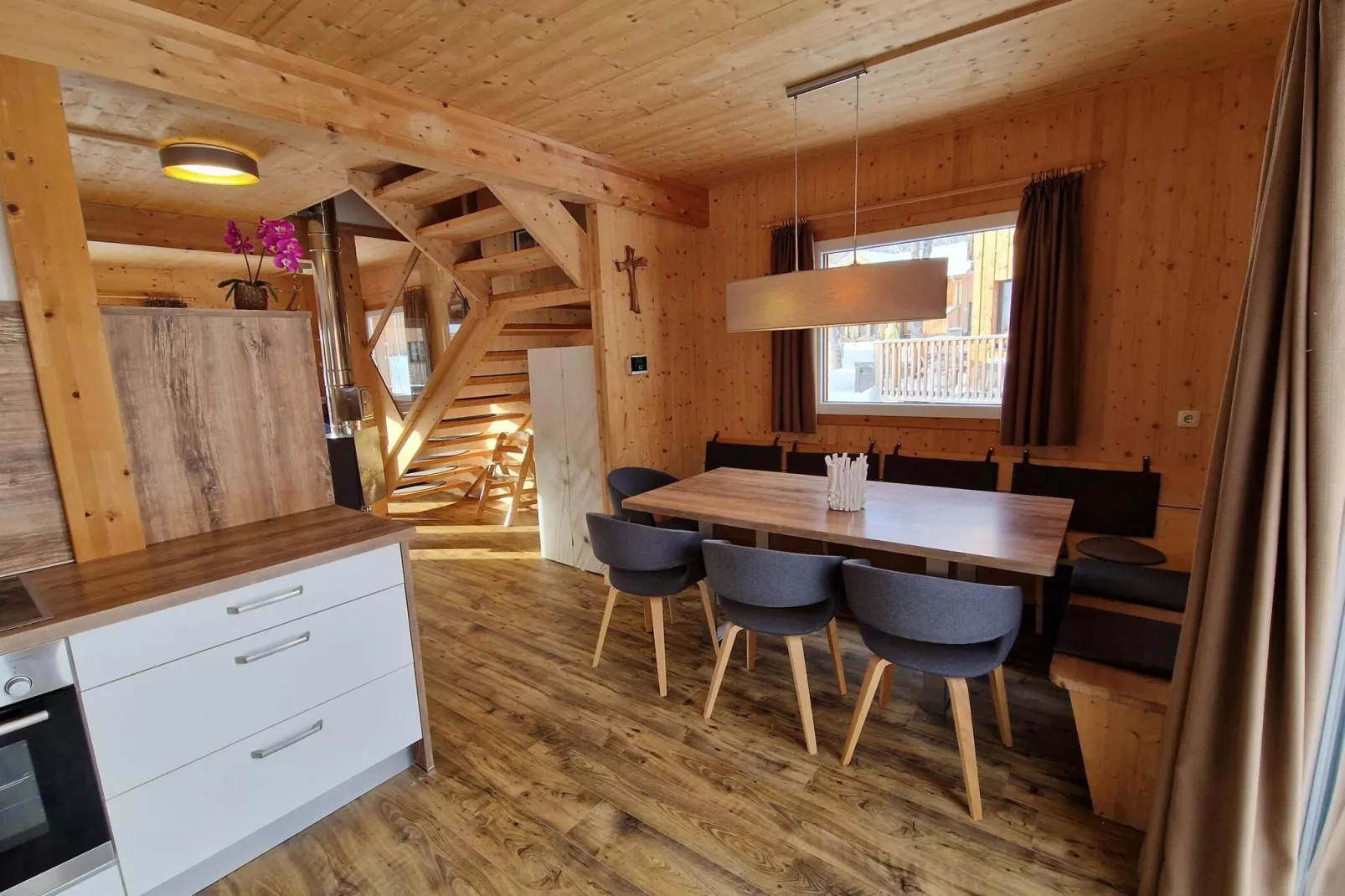 Kreischberg Chalets 7-Eetkamer