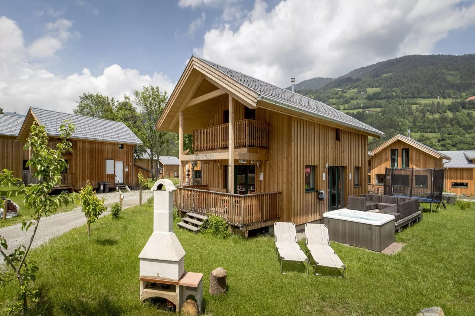 Kreischberg Chalets 8-Buitenkant zomer